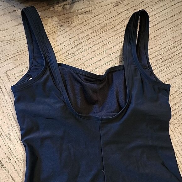 Black one piece swimsuit size S never worn only tried on brand new condition - Picture 8 of 11